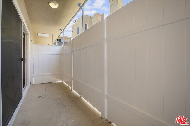 Building Photo - 1433 Brockton Ave