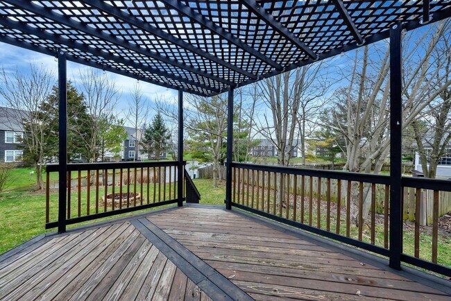 Building Photo - 8690 Kirkland Dr