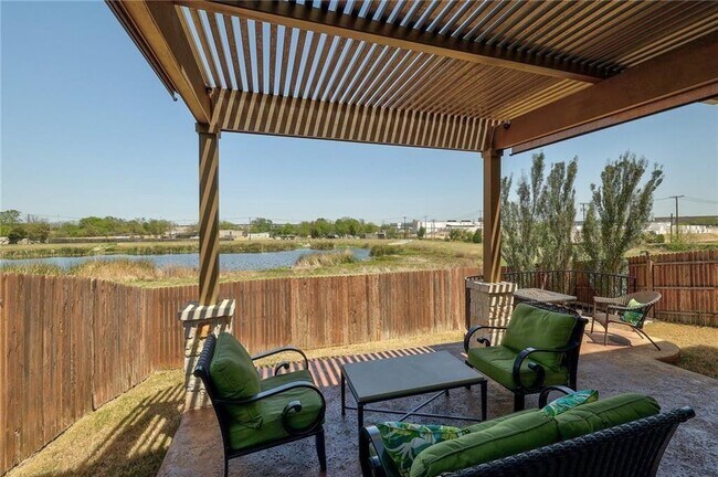 Building Photo - 3700 Dover Ferry Crossing