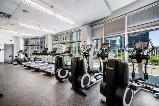 Building Photo - 44 Peachtree Pl NW