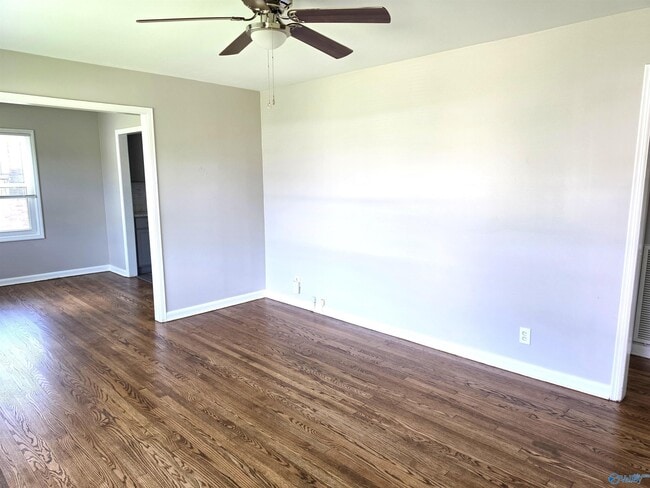 Building Photo - 507 Redbud Dr NW