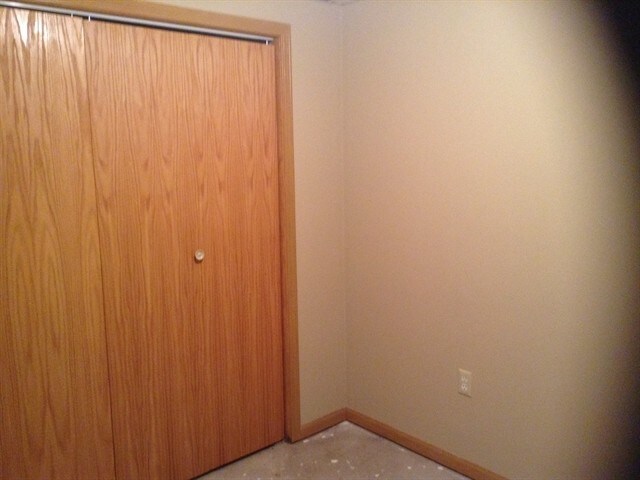 Building Photo - 430 E Clancy St