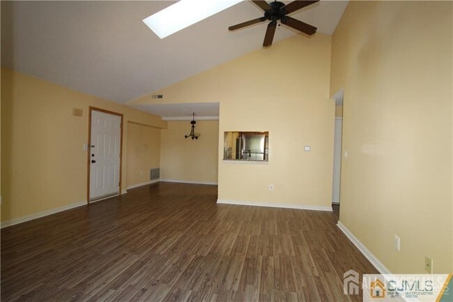 Building Photo - 1806 Ravens Crest Dr