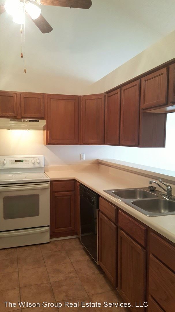 Building Photo - 2 br, 2 bath House - 131 Lake Chateau Drive
