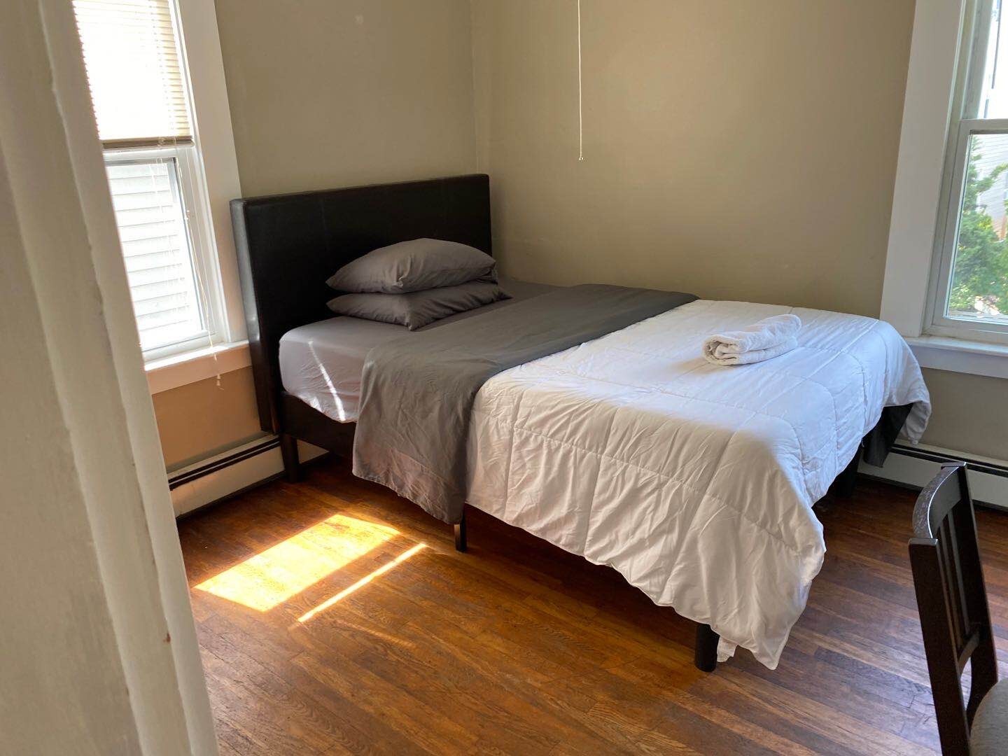 Building Photo - 350 Windsor St