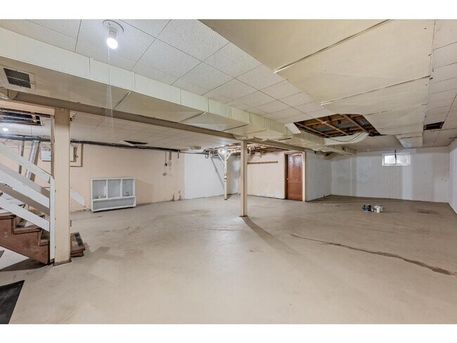 Building Photo - 718 Wenneker Dr