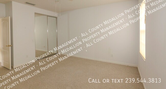 Building Photo - 5823 Cove Cir