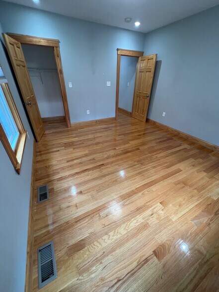 Building Photo - 152 Winchester St