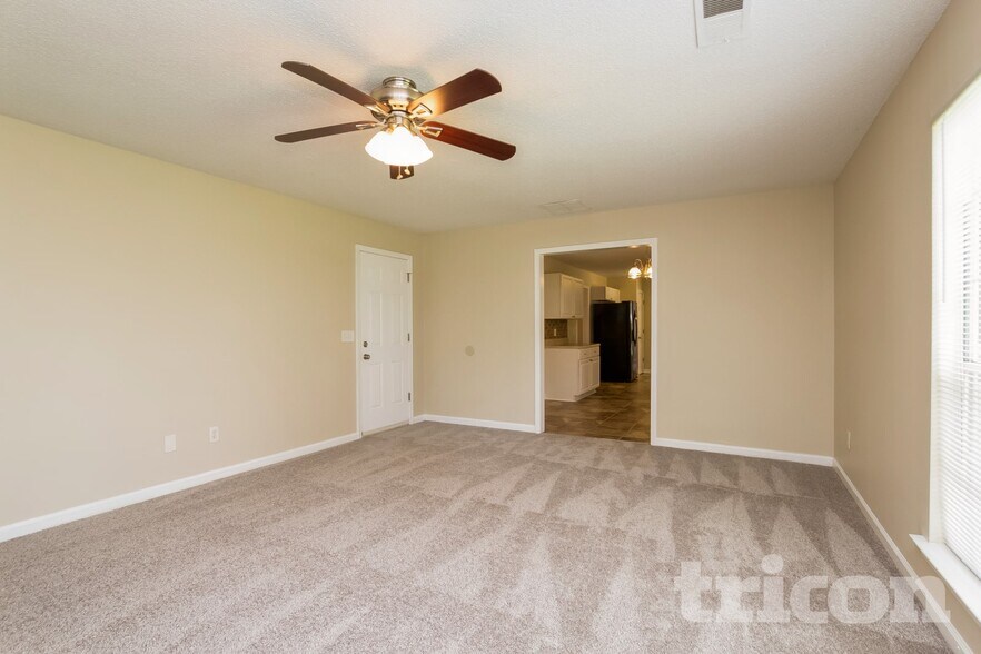 Building Photo - 2198 Colony Dr