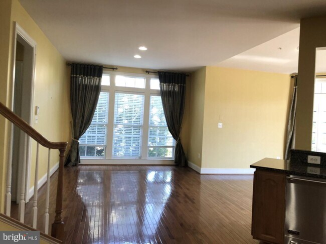 Building Photo - 12303 Greenbriar Branch Dr