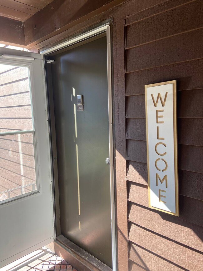 Building Photo - 356 Village Blvd N