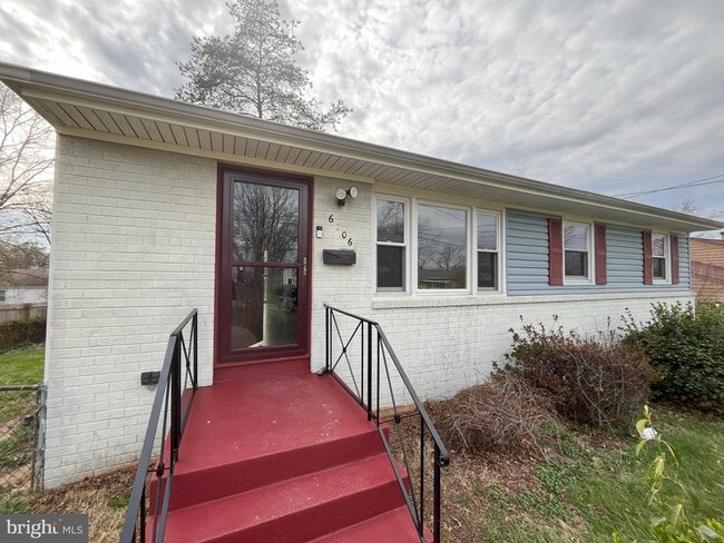 Building Photo - 6706 Longridge Dr