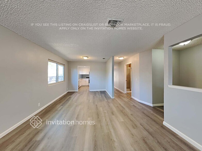 Building Photo - 1101 Woodridge Dr
