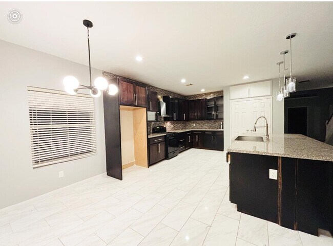 Building Photo - 22918 Breton Point Dr