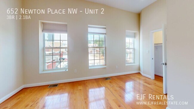 Building Photo - 652 Newton Pl NW