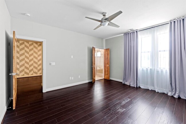 Building Photo - 4536 Berkman Dr
