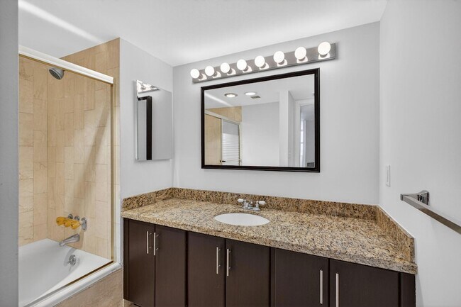 Building Photo - 5200 N Ocean Dr