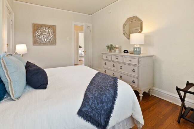 Building Photo - West Park