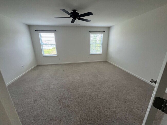 Building Photo - 4028 Centerpiece Ct