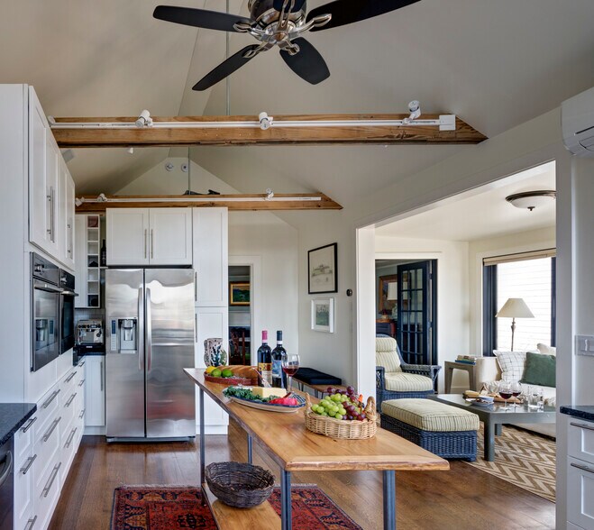 Building Photo - 437 State St