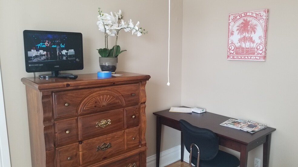 Building Photo - 210 S Logan St