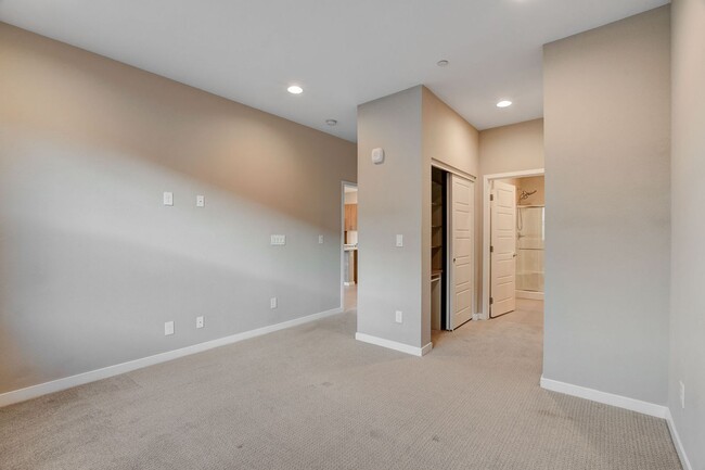 Building Photo - MOUNTAIN VIEW SUMMERLIN CONDO IN GATED COM...