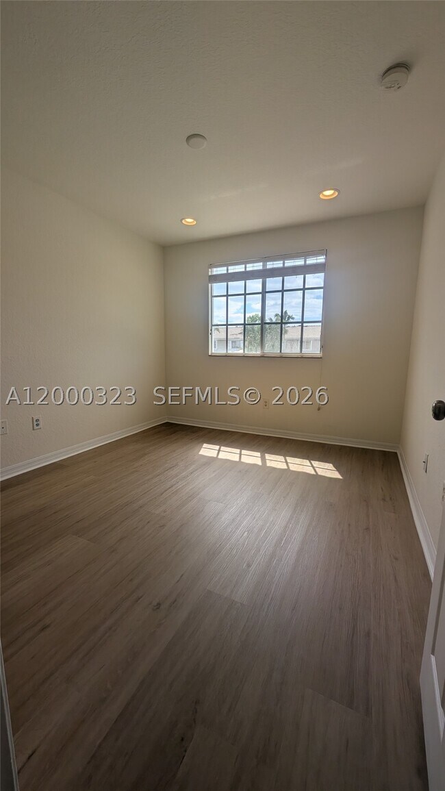 Building Photo - 5910 Royal -
