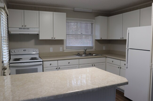 Building Photo - 127 Allendale Dr