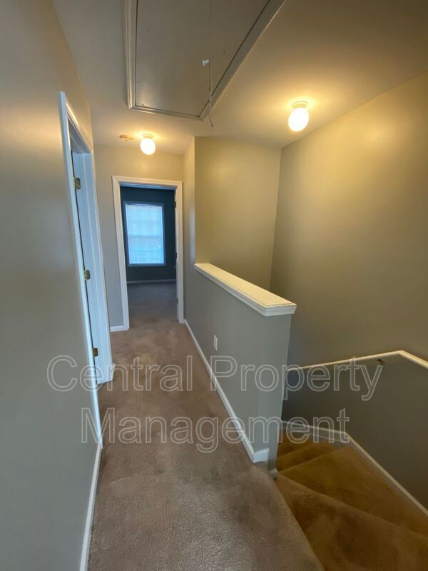 Building Photo - 17 Annacey Pl
