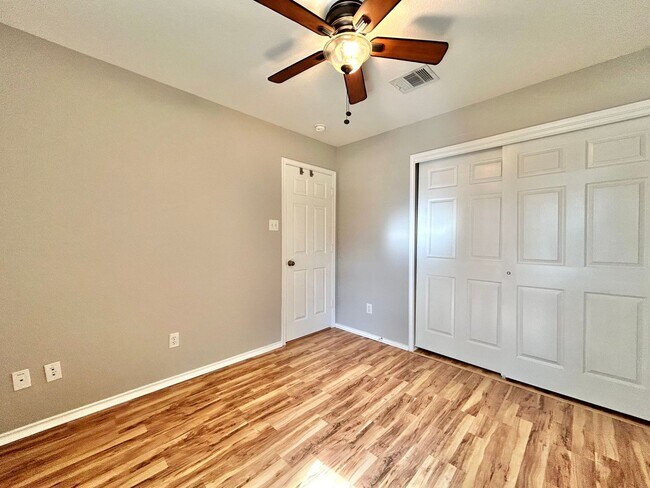 Building Photo - Charming 3-Bed Georgetown Home Near Downtown & Parks