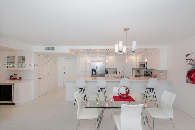 Building Photo - 3800 S Ocean Dr
