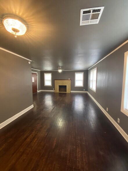 Building Photo - 1243 S Columbia Ave