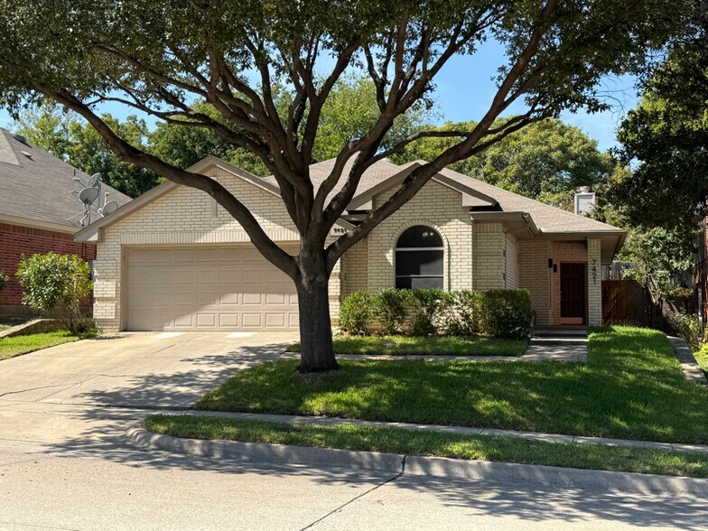 Primary Photo - 7421 Buckskin Ct