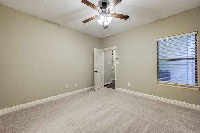 Building Photo - Welcome to this stunning 3-bedroom, 3.5-ba...