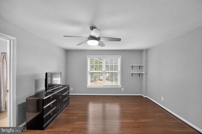 Building Photo - 6401 Abingdon Pl