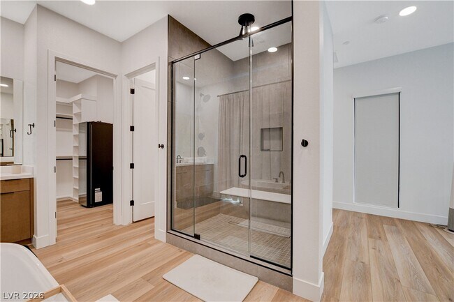 Building Photo - 779 Willits St