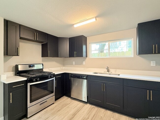 Building Photo - 312 Avondale Ave