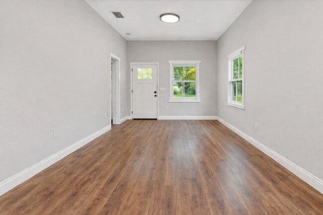 Building Photo - 1213 E 12th Ave