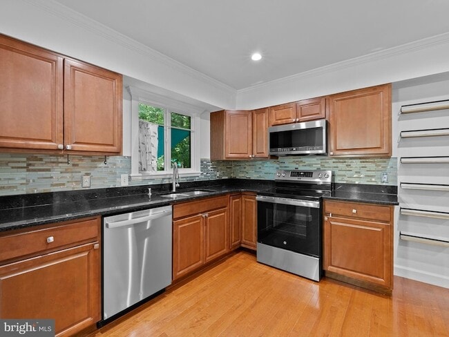 Building Photo - 2459 Pyrenees Ct