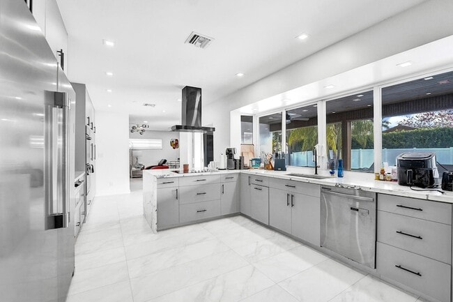 Building Photo - 3681 N 54th Ave