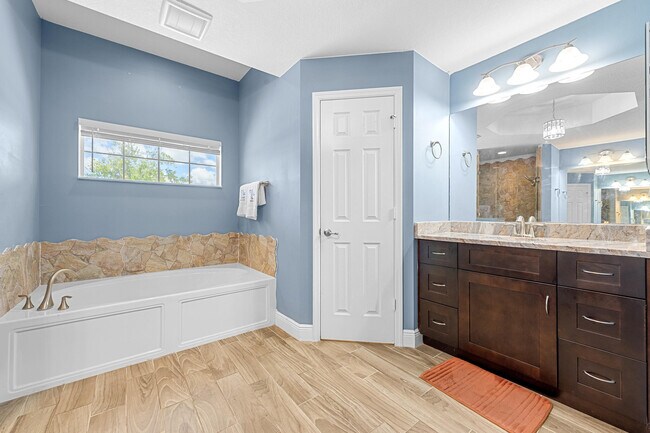 Building Photo - 1280 SW Kalevala Dr