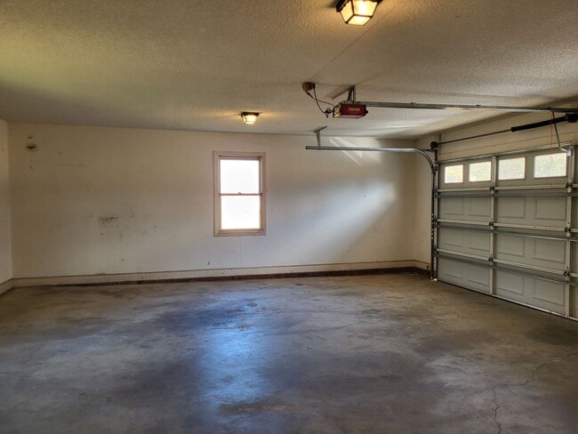 Building Photo - 3 bedroom home in Lincolnton