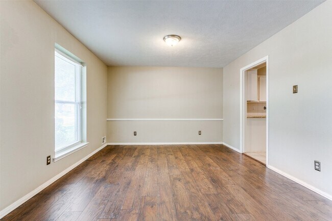 Building Photo - 7739 La Manga Dr