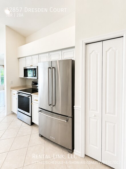 Building Photo - 12857 Dresden Ct