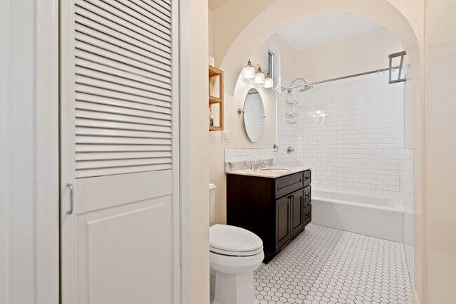 Building Photo - 2 Bed, 1 Bath Noe Valley Flat w Office + G...