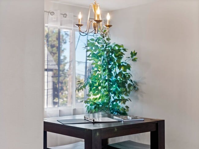 Building Photo - Comfort & Convenience in the Heart of Spokane (Furnished)