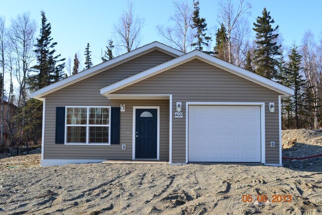 Building Photo - 4020-4026 W Lamont Way