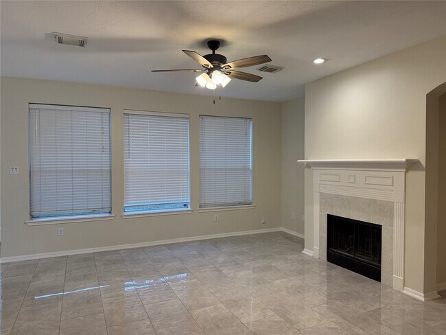 Building Photo - 12919 Deer Cove Ln