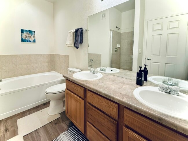 Building Photo - 9434 Ashbury Cir