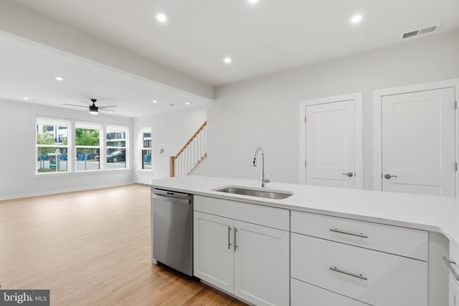 Building Photo - 44481 Wolfhound Sq